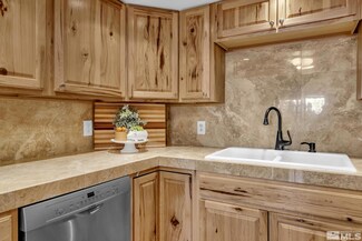 33 Vista Rafael Pkwy, Reno, NV 89503
