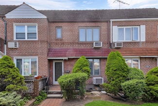 61-66 80th St, Flushing, NY 11379