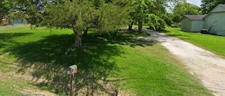 1003 Battlebell Rd, Highlands, TX 77562