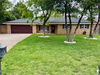1302 Itasca St, Plainview, TX 79072