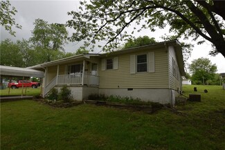 1126 S 2nd St, Stilwell, OK 74960