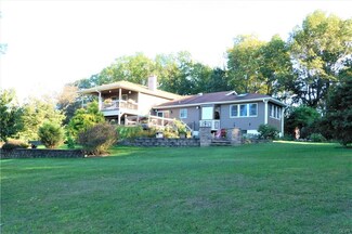 1123 Bangor Rd, Nazareth, PA 18064