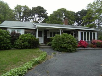 25 Pilgrim Rd, Sagamore Beach, MA 02562