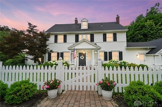 447 Kramer Rd, Dayton, OH 45419