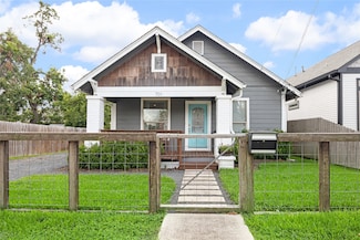 701 Coronado St, Houston, TX 77009