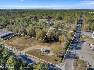 401 Henderson Ave, Pass Christian, MS 39571