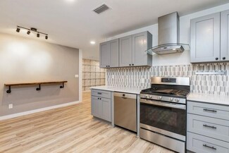 66 6th Ave, Shalimar, FL 32579