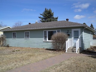 436 Maple Ave S, Thief River Falls, MN 56701