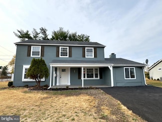 8 Stirrup Ln, Willingboro, NJ 08046