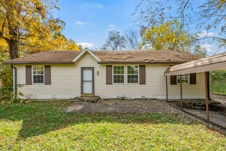 2030 Lintwood Dr, Clarksville, TN 37042