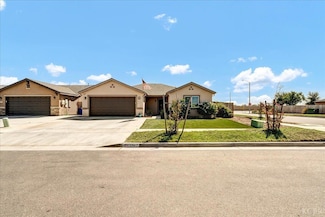 2367 Madeline Dr, Hanford, CA 93230