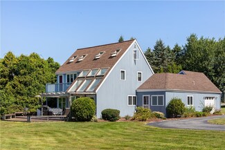 10 Coggeshall Way, Middletown, RI 02842