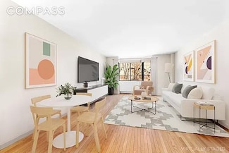 445 W 54th St Unit 4B, New York, NY 10019