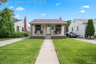 12925 Castle St, Southgate, MI 48195