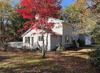 1 Pine Tree Dr, Wareham, MA 02532