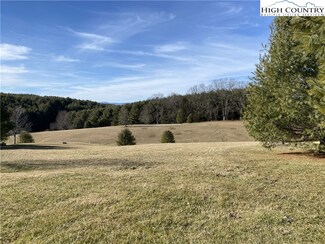 25 Bear Den Rd, Sparta, NC 28675