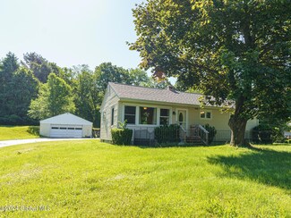 189 Bloomingrove Dr, Troy, NY 12180