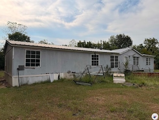 907 Brooks St, New Boston, TX 75570