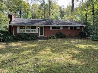 3780 Sandalwood Ln, Winston-Salem, NC 27106