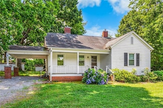 433 W Main St, Boonville, NC 27011
