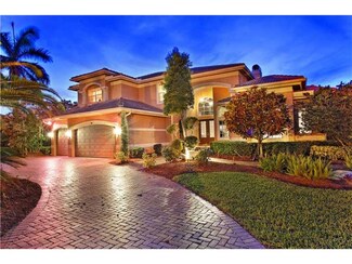 3189 Juniper Ln, Davie, FL 33330
