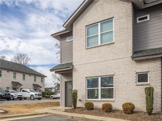 808 N Gay St Unit C101, Auburn, AL 36830