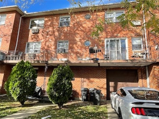 8808 Ransom St, Queens Village, NY 11427