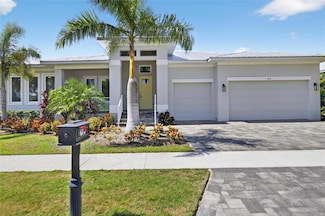 614 Pinckney Dr, Apollo Beach, FL 33572