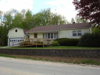 671 Kennebec St, Rumford, ME 04276