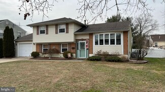 108 Meadow Lark Rd, Stratford, NJ 08084