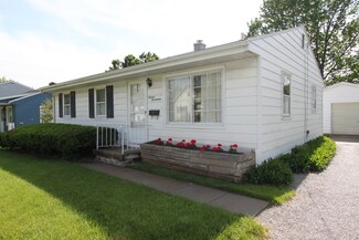 1617 S Madison St, Bloomington, IL 61701