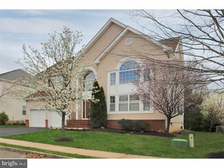 15 Goldenrod Dr, Belle Mead, NJ 08502