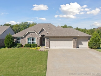 4010 S 12th Place, Broken Arrow, OK 74011