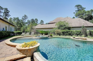 31 E Cartouche Cir, Spring, TX 77382