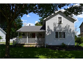 225 S Adrian St, Lyons, OH 43533