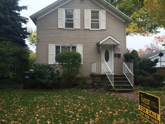 1311 Lakeshore Dr, Muskegon, MI 49441