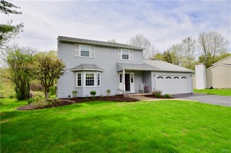 4685 Antoinette Dr, Marcellus, NY 13108