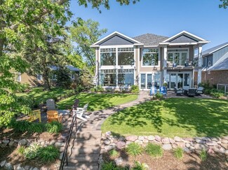 15708 Rusty Rd, Spirit Lake, IA 51360