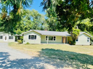 3984 Redwood Dr, Redway, CA 95560
