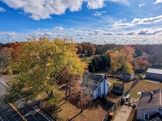 691 Mill St, Feeding Hills, MA 01030