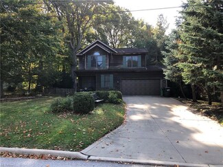 29342 Waldensa Ave, Wickliffe, OH 44092