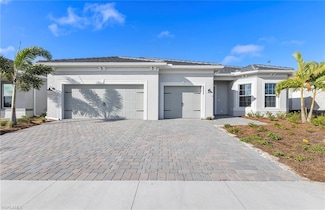 2000 Don Benito Way, Naples, FL 34120