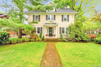 1016 Knox St, Birmingham, MI 48009