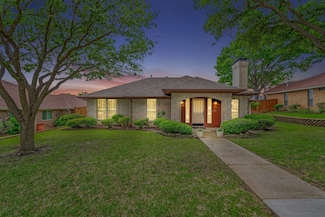 2010 Vista Crest Dr, Carrollton, TX 75007