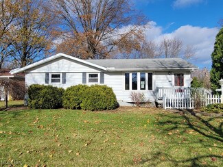 26914 Westwood Ln, Olmsted Falls, OH 44138