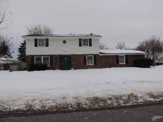 1517 Lake Forest Dr, Fort Wayne, IN 46815