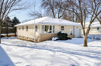 425 4th St SW, Pine Island, MN 55963