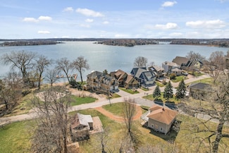 4528 Aberdeen Rd, Mound, MN 55364