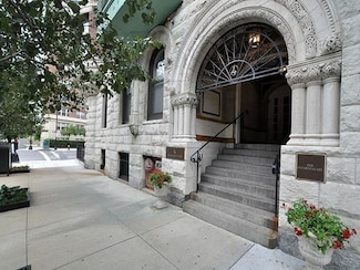 4 Charlesgate E Unit 206, Boston, MA 02215