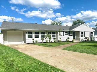 1248 Lynchester Ln, Saint Louis, MO 63122